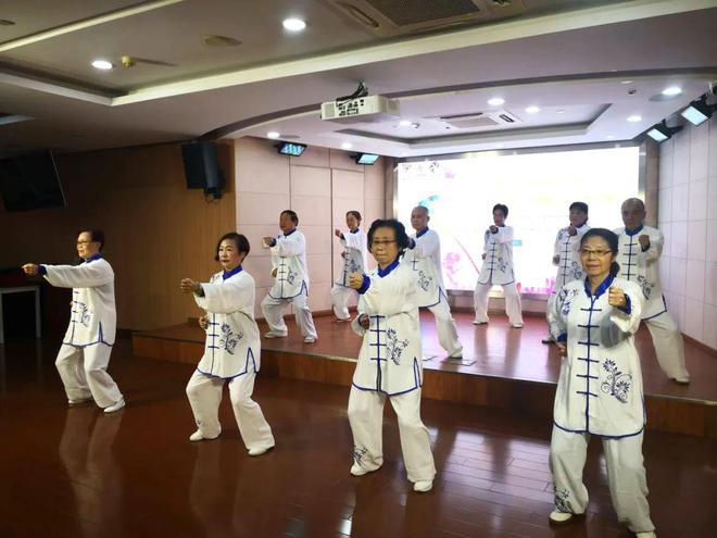 老來賽 這位運動達人說:健身是一種快樂為大家服務也是一種快樂(圖3)