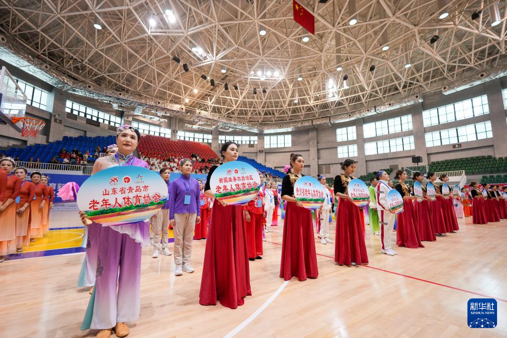 2025年全國老年人健身秧歌交流活動在新疆奎屯開幕(圖2)