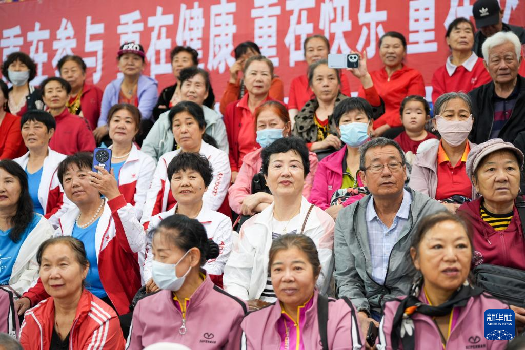 2025年全國老年人健身秧歌交流活動在新疆奎屯開幕(圖10)