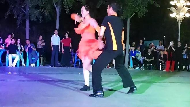 62歲大媽每天堅(jiān)持跳廣場(chǎng)舞沒(méi)用多長(zhǎng)時(shí)間身體有這幾大變化(圖3)