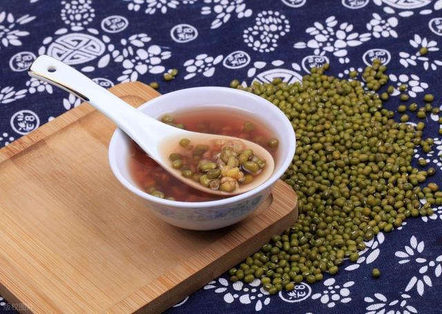 一碗冰綠豆湯下肚男子突發(fā)腦梗！夏季這5個(gè)飲食雷區(qū)一定要避開(圖3)