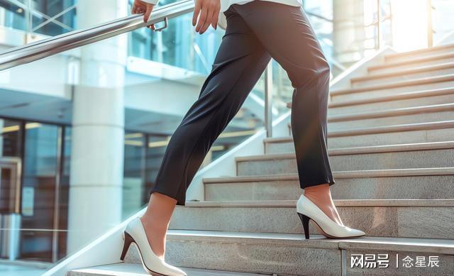 燃脂運動咋選？跑步第三跳繩第二榜首竟是高效訓練法？(圖1)