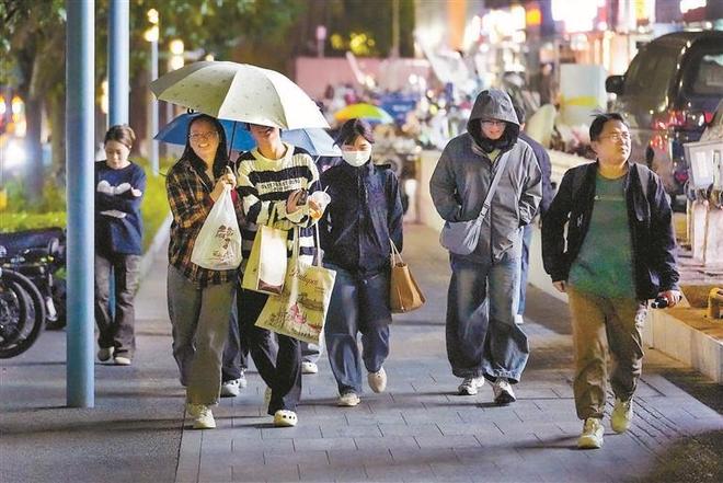 一夜之間降10℃!天冷心腦血管疾病易發(fā)老年患者注意控制好血壓和血糖(圖1)