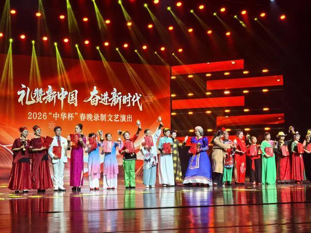 國家縣域養(yǎng)老試點的生動實踐：扶風(fēng)銀發(fā)族舞動城鄉(xiāng)“老有所樂”(圖1)