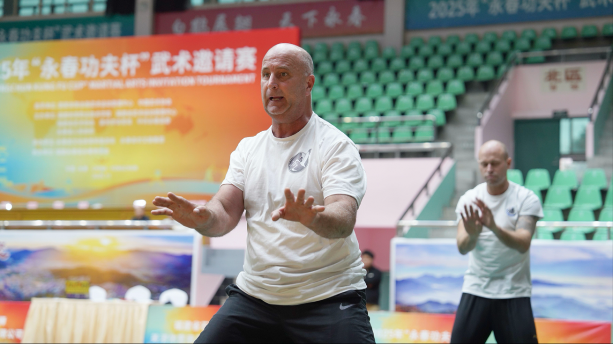 以賽傳武韻！2025年“永春功夫杯”武術邀請賽開幕(圖5)