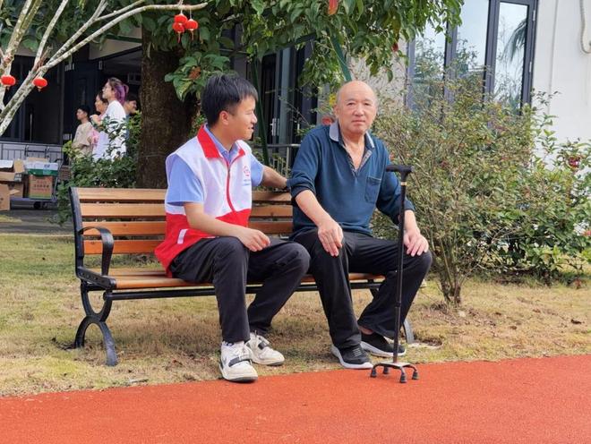 黨建聯(lián)建踐初心元宵敬老暖人心——中建三局海南中心項目黨支部等多支部聯(lián)合開展學雷鋒志愿服務活動(圖4)